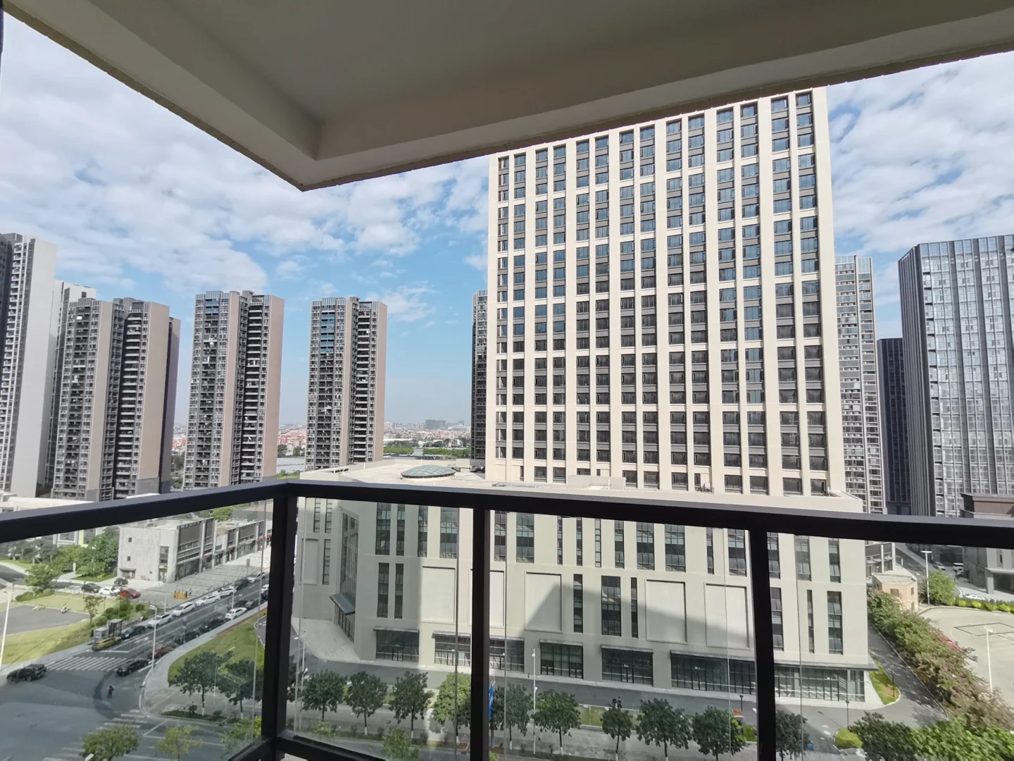 怡翠尊堤新房出租