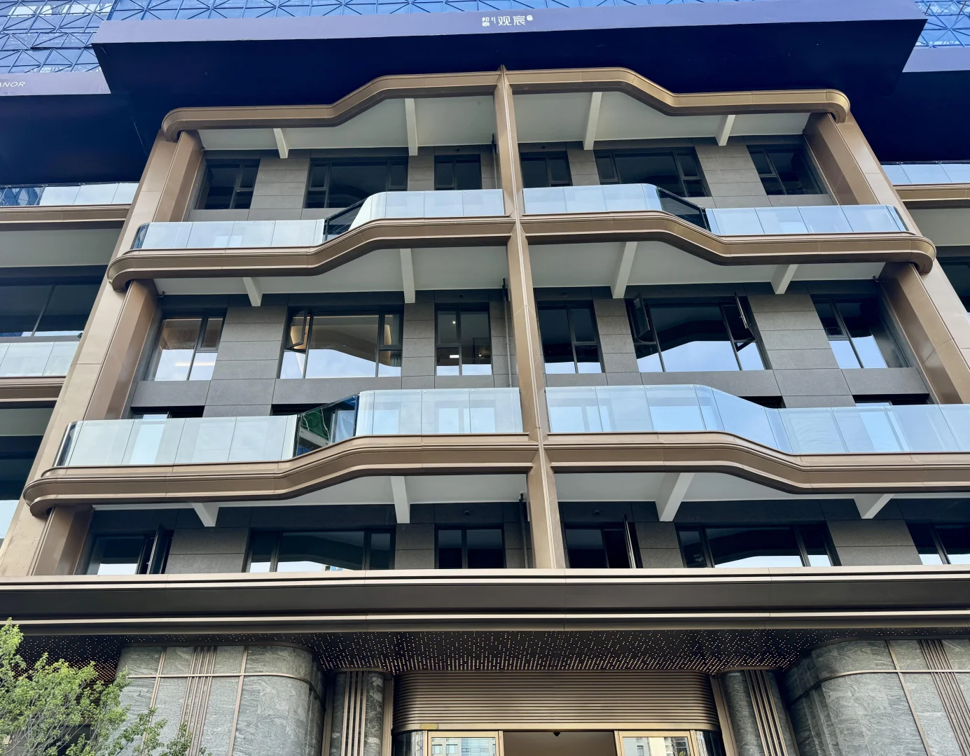 曲江邦泰 楼王230平 加推。 270°全景