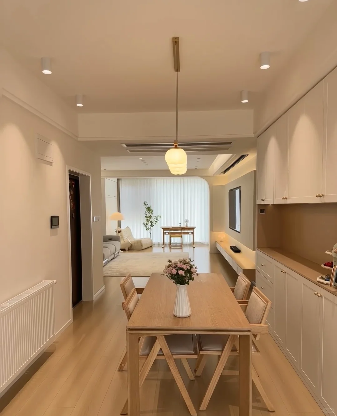 小姐姐自卖房🏡中央公园八中精装洋楼69一口