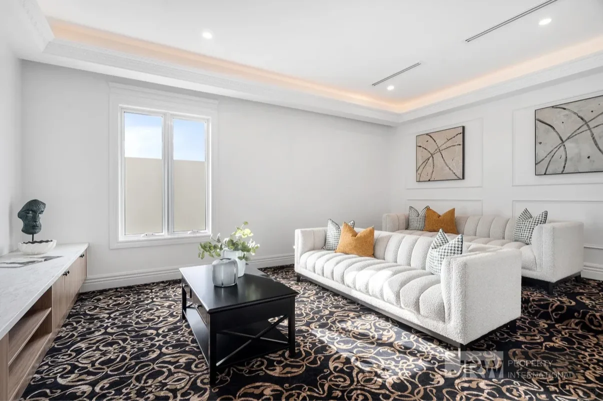 The best French Mansion in Glen Waverley