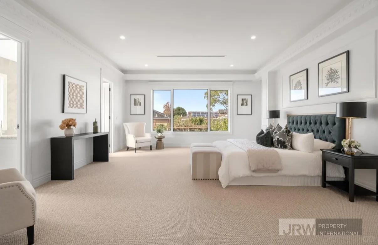The best French Mansion in Glen Waverley