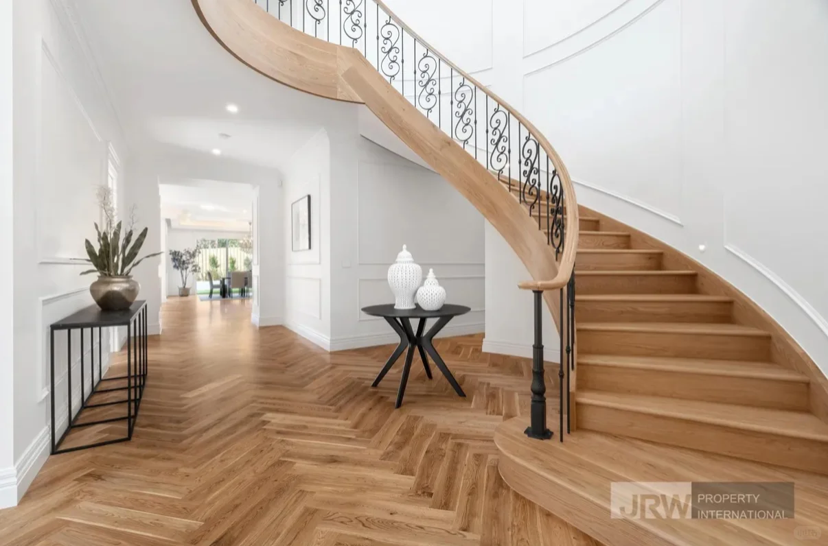The best French Mansion in Glen Waverley