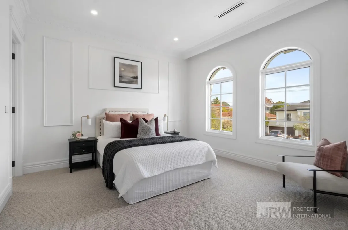 The best French Mansion in Glen Waverley
