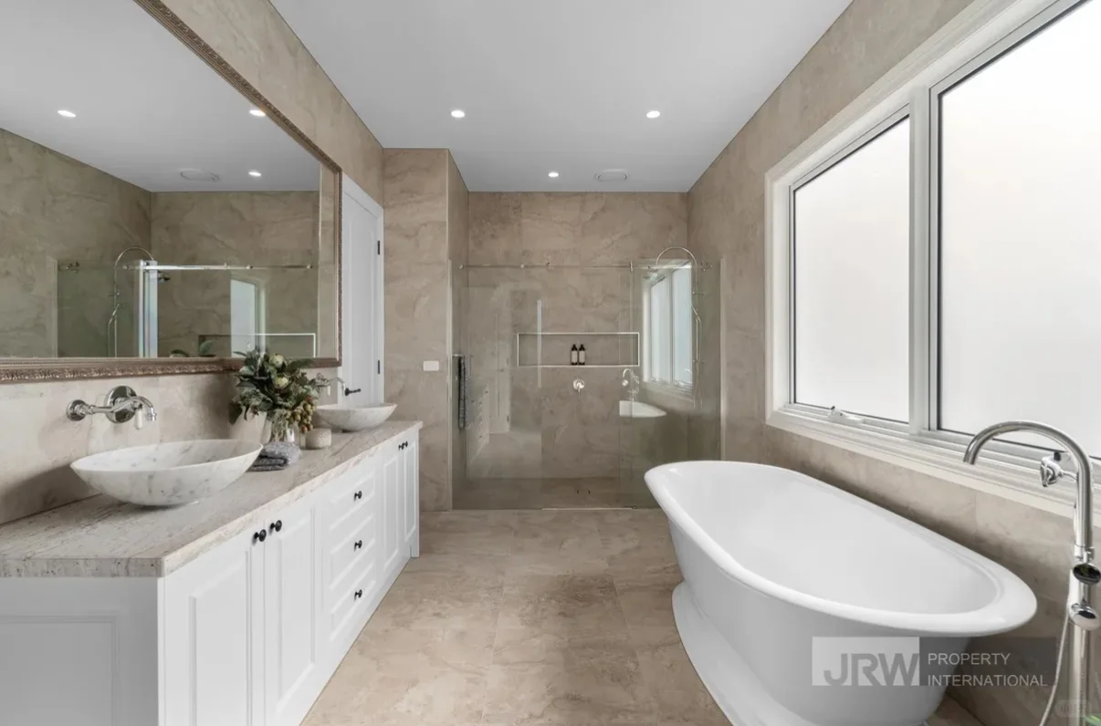 The best French Mansion in Glen Waverley