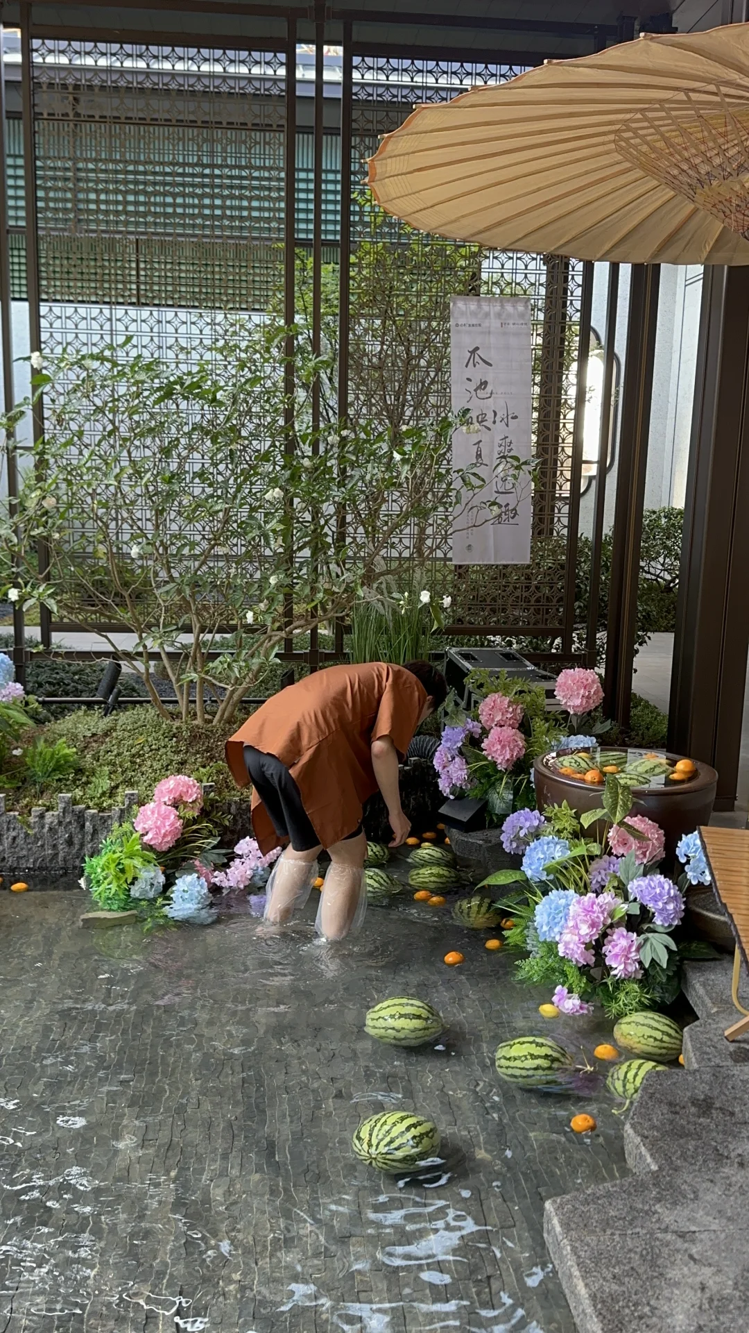 纯牛马班味，如今还有谁坚守在地产行业…