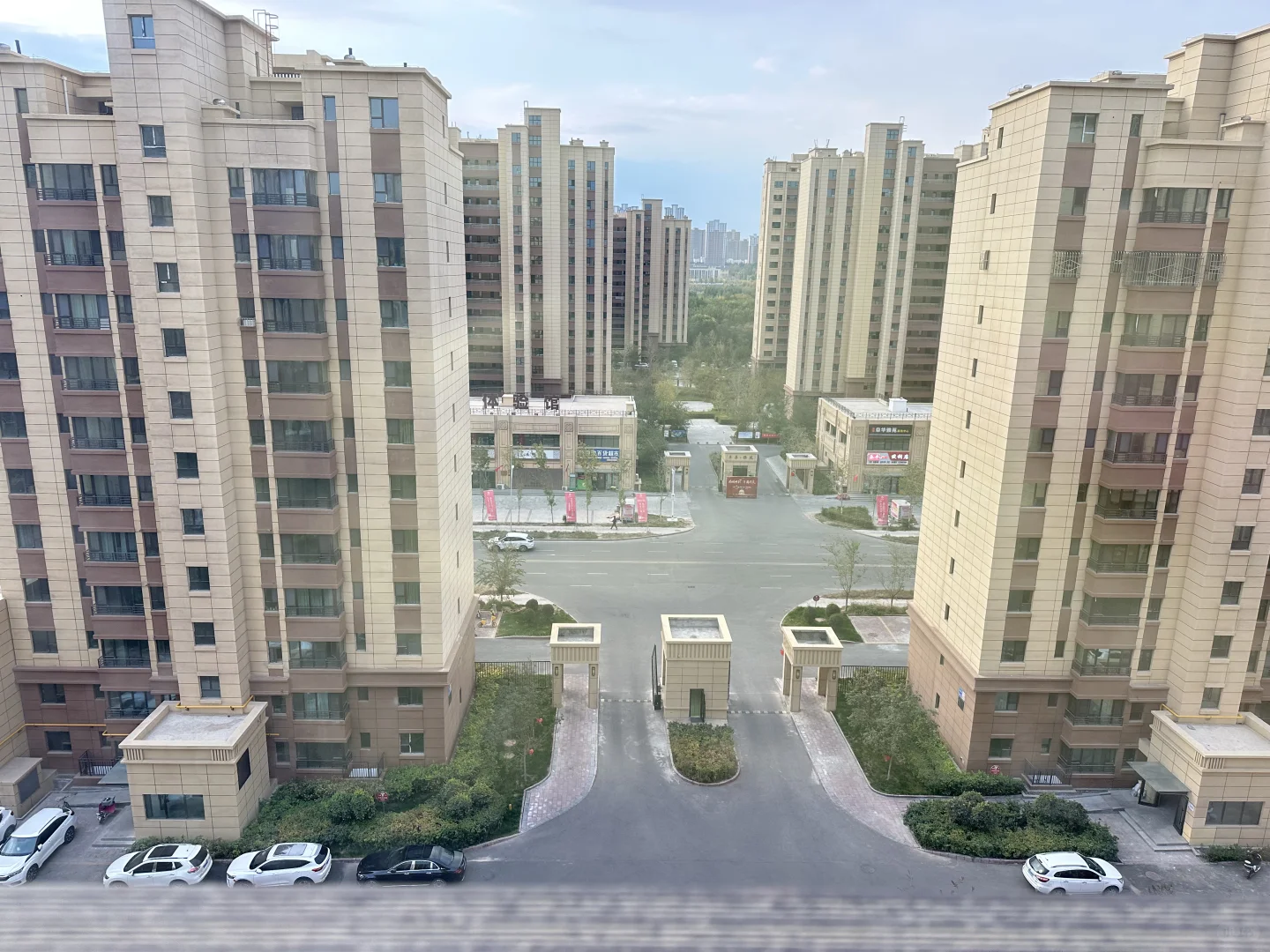 玄学｜小区门直对着的楼王