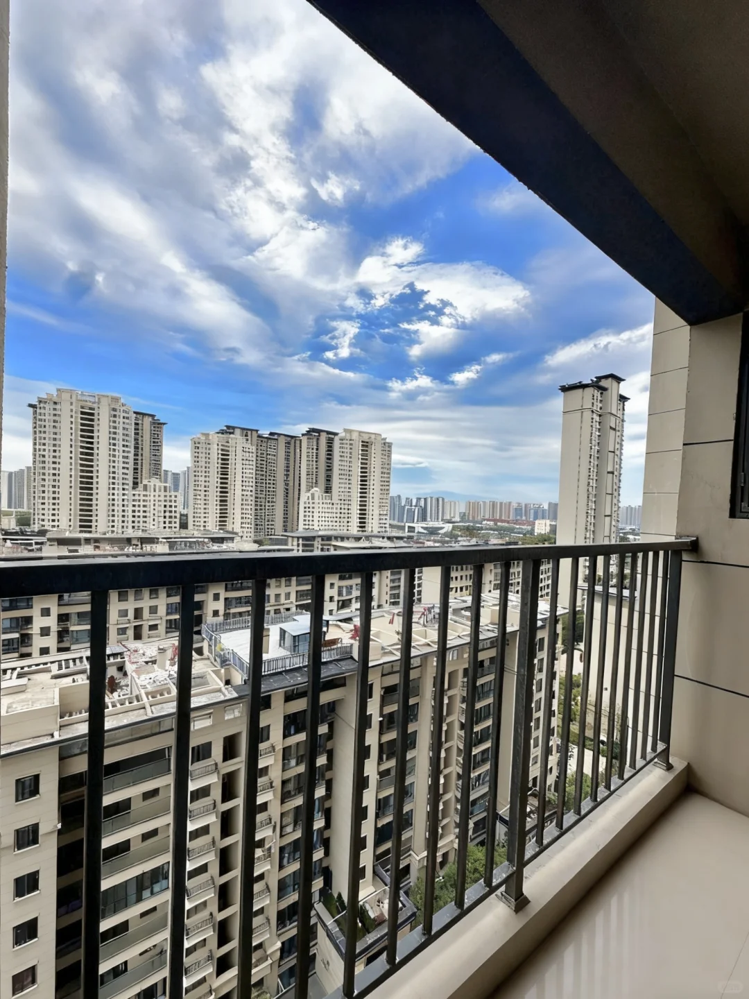 西安科技路上🥳105平精装次新房单价不到1.2