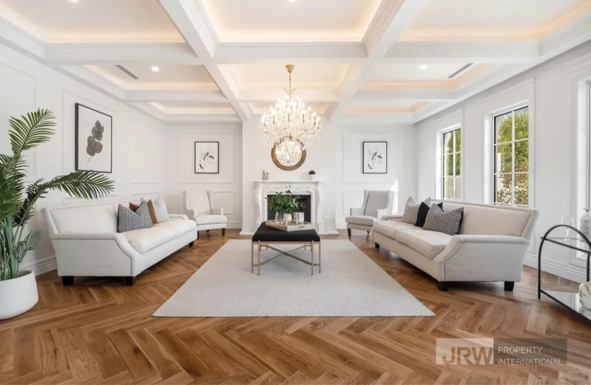 The best French Mansion in Glen Waverley