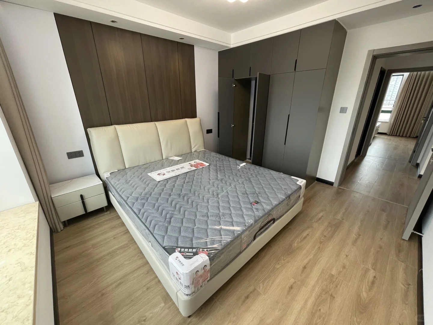 4号线地铁站精装全配+双商圈景观房出租