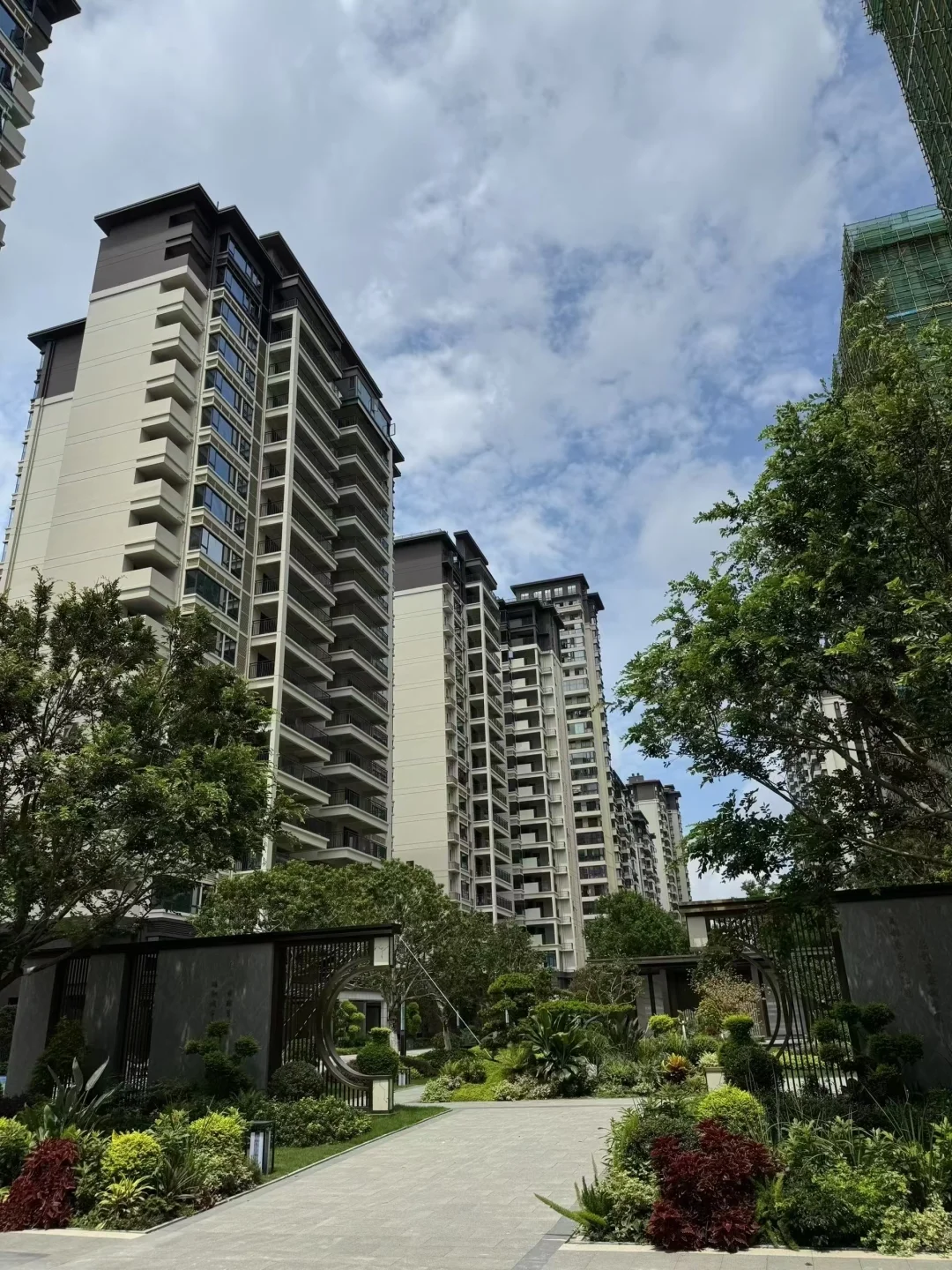 安吉万达旁，精装现房，89 平单价 8200