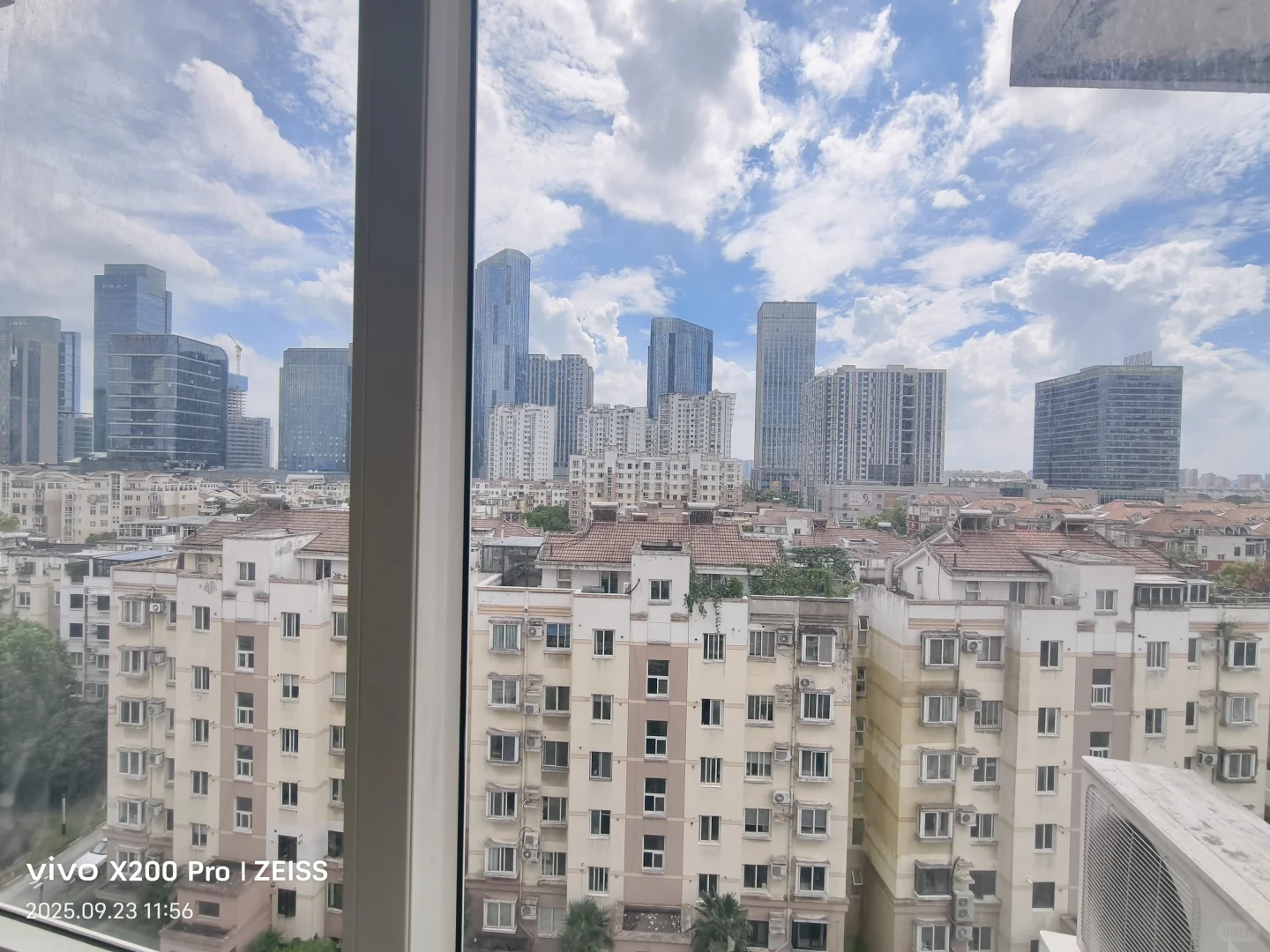 苏州湖西商圈优选好房，都市花园朝南房间。