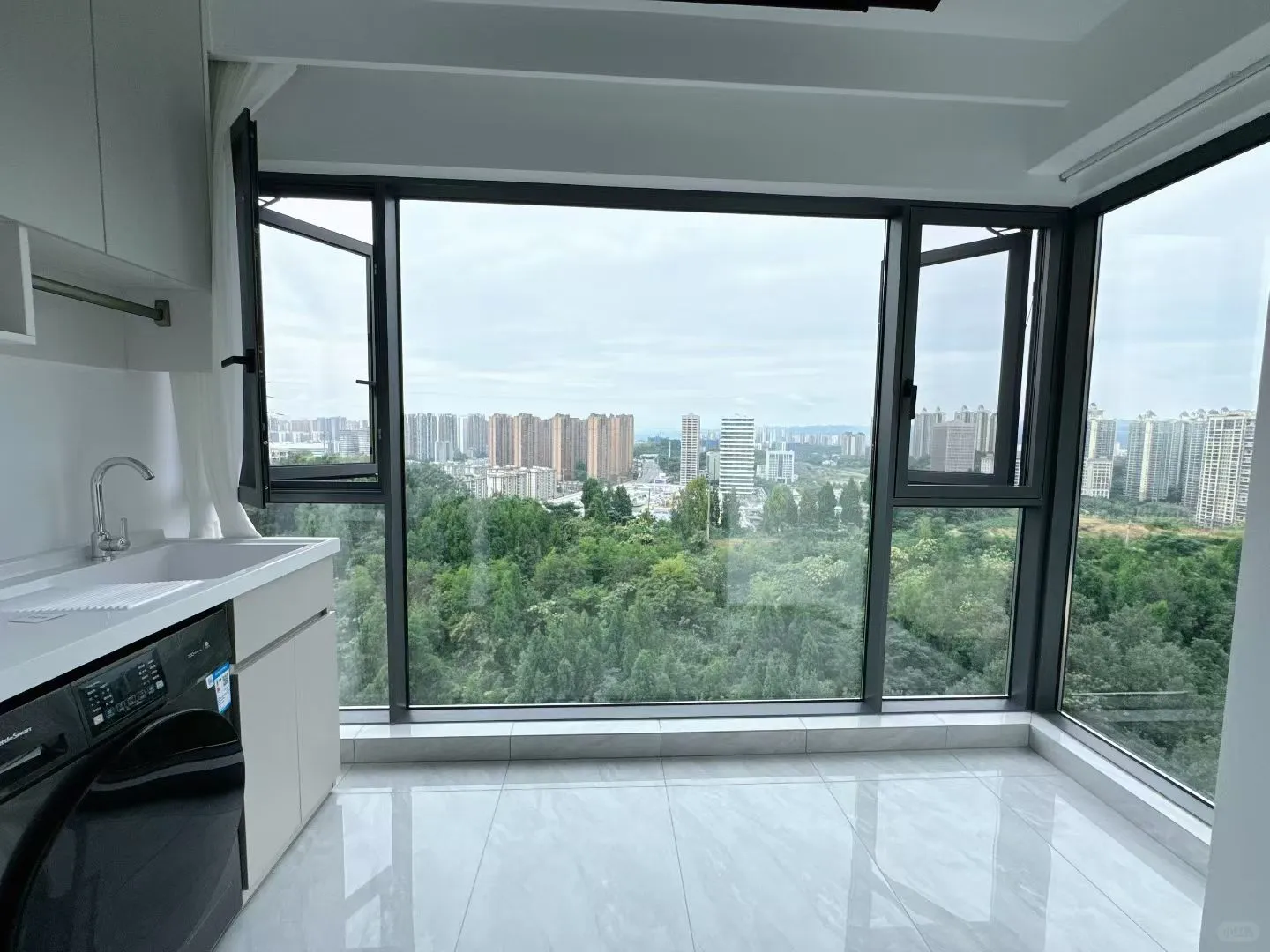 📍宜昌万达旁·全新装修三房，业主豪装65个