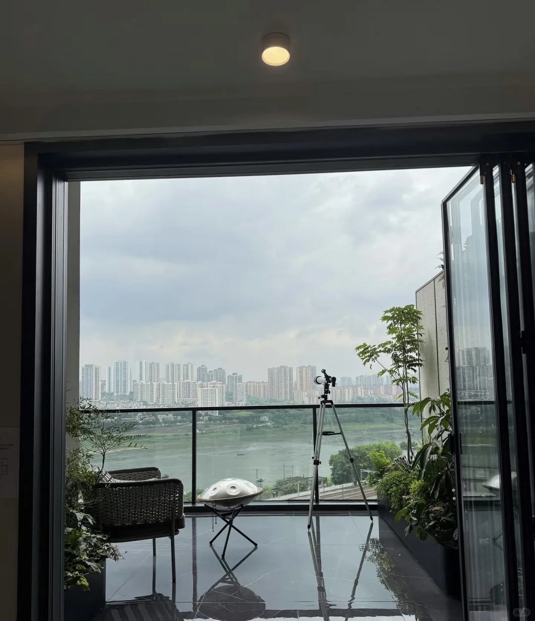 重庆130万江景4房！双商圈10分钟达