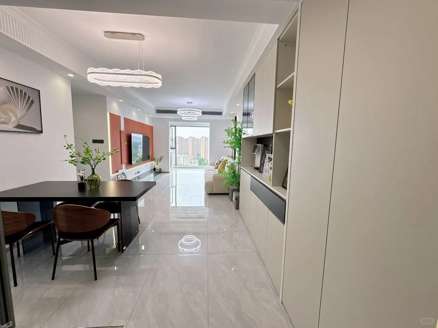 📍宜昌万达旁·全新装修三房，业主豪装65个