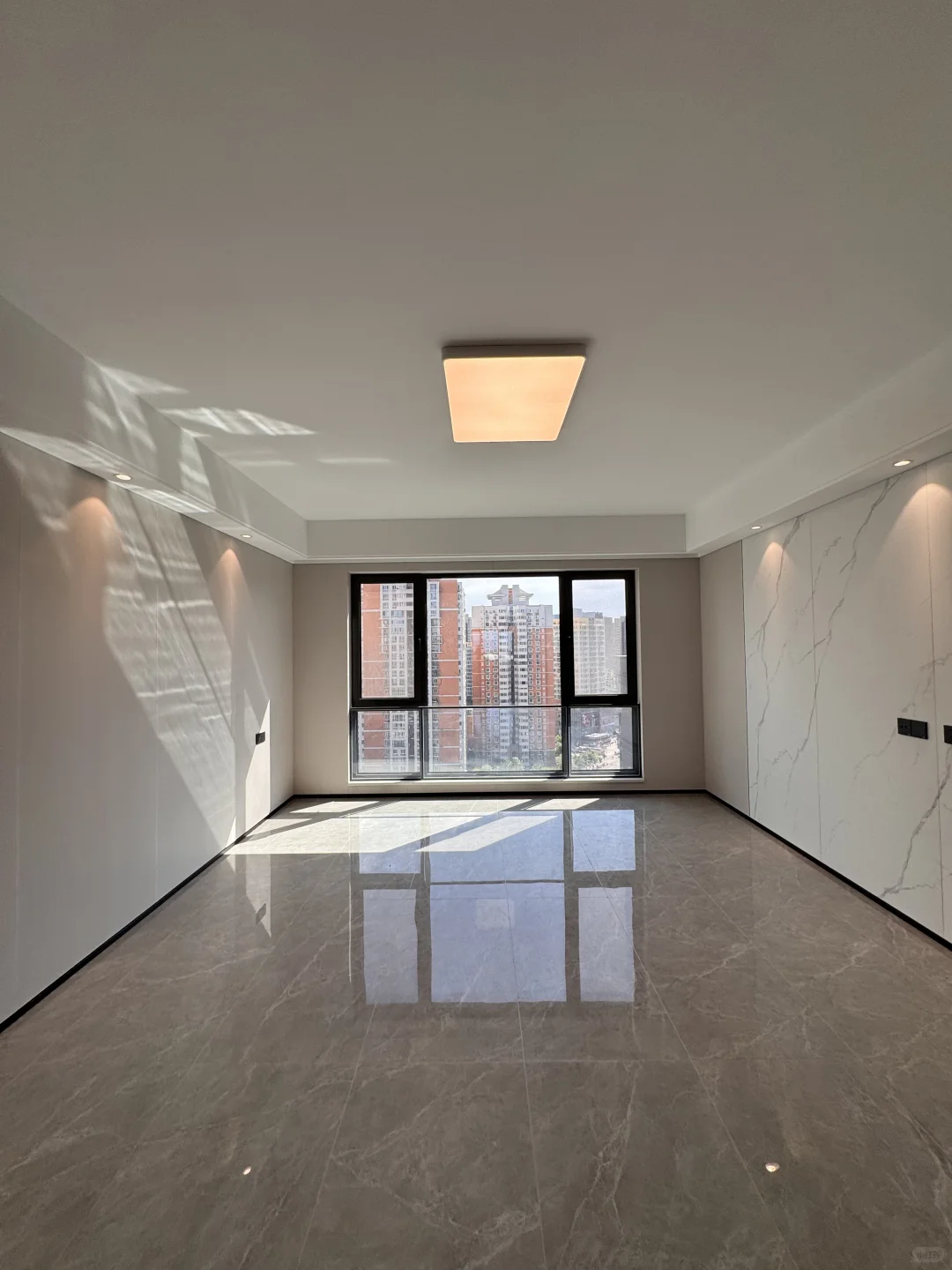出租中建玖合府，196m²四居室，新房首次出租