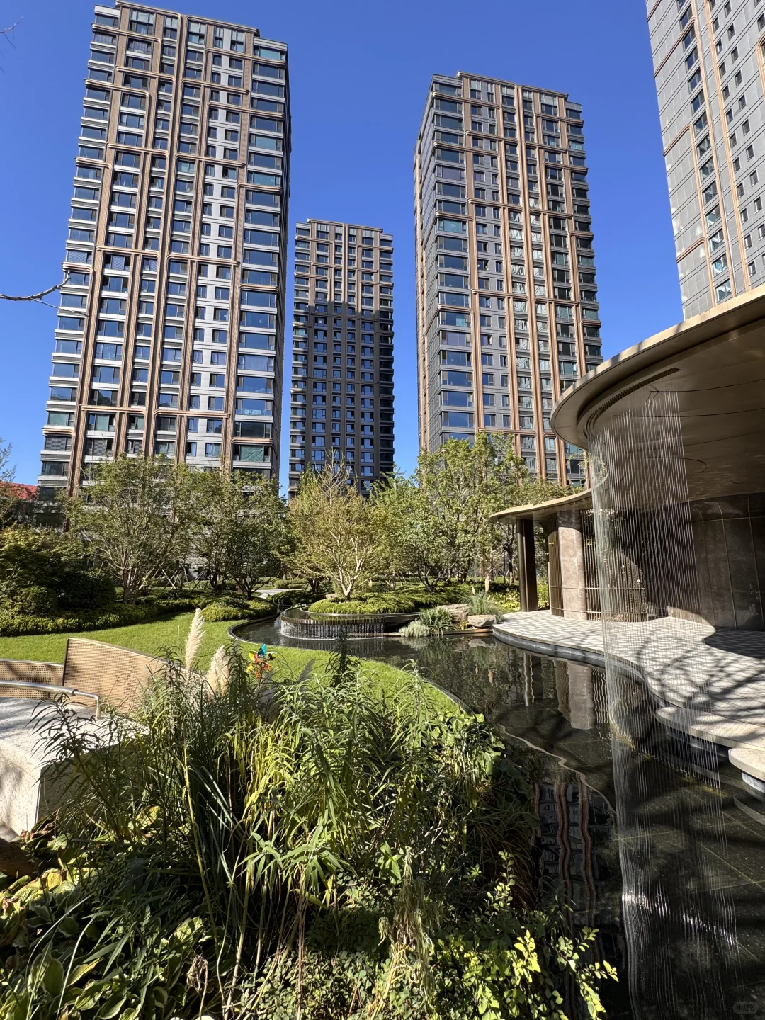 出租中建玖合府，196m²四居室，新房首次出租
