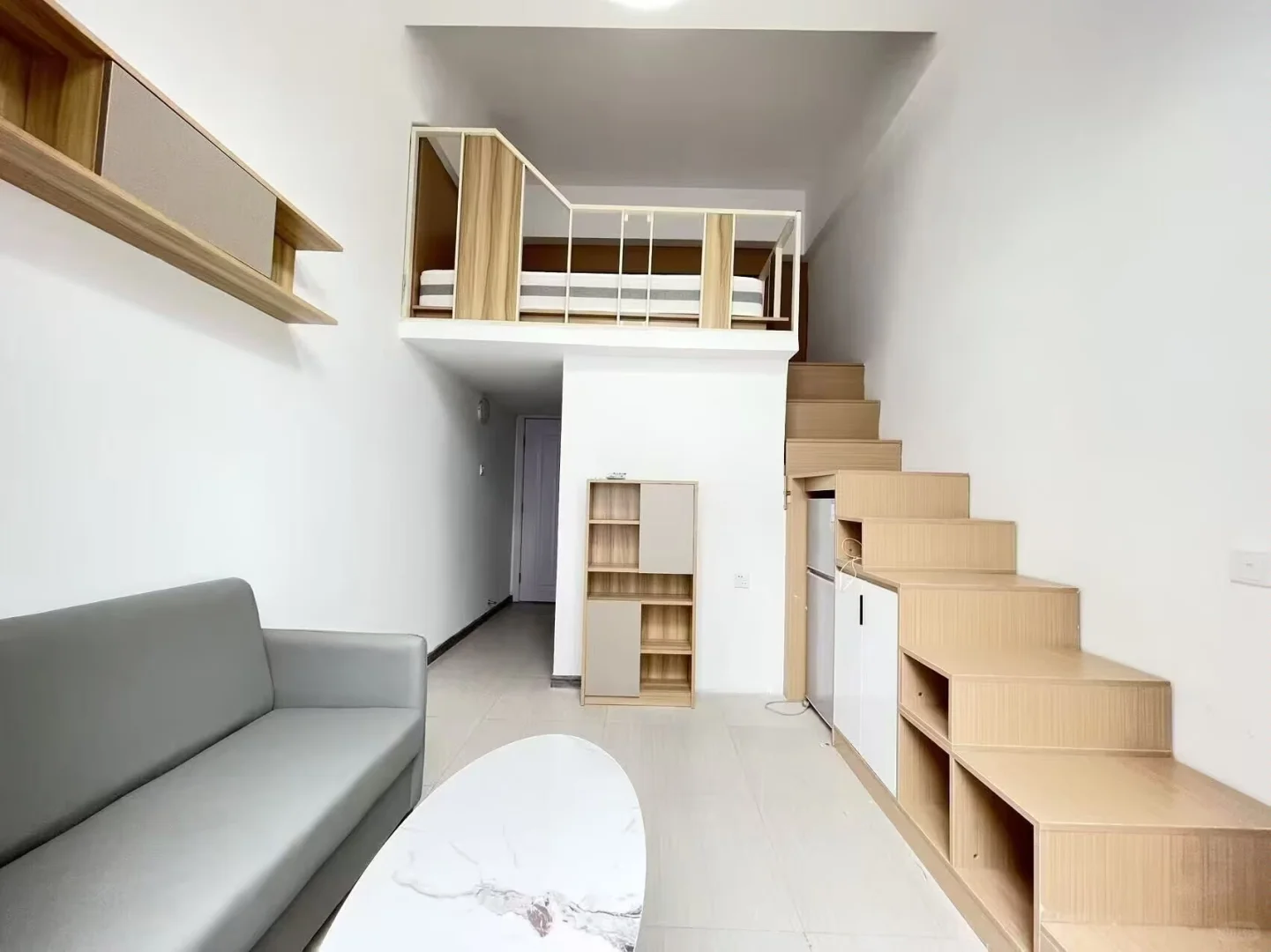 莲花路口 地铁口 loft 拎包入住 电梯房