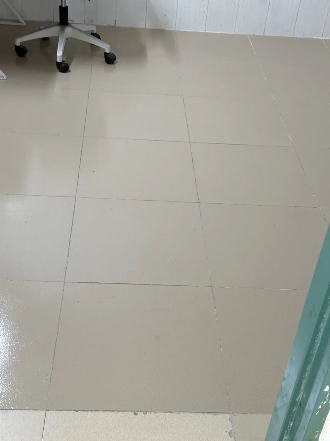 签了合同就后悔了，看房子的时候感觉中了毒！
