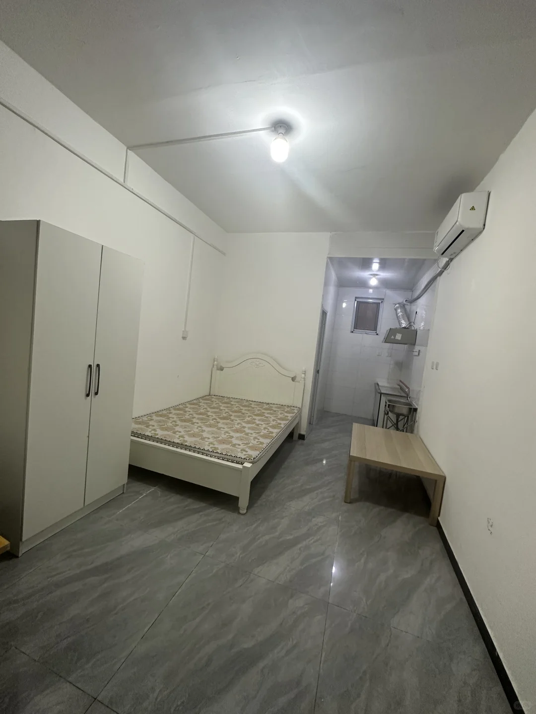 后沙峪古城西大街一层大单间出租