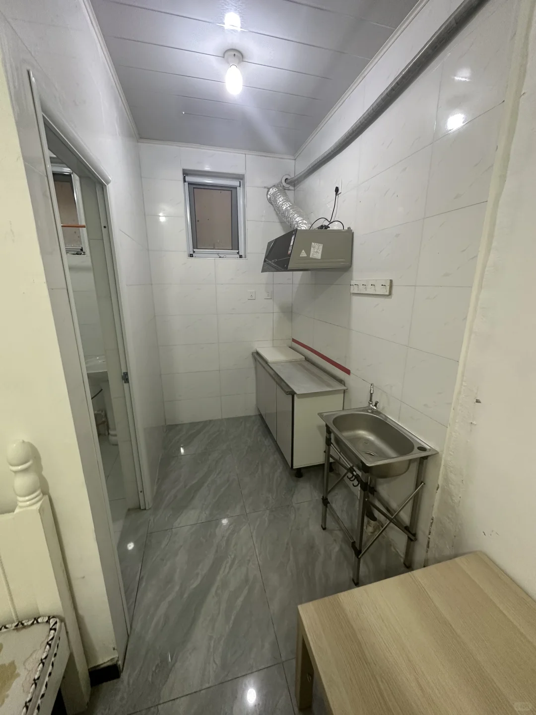 后沙峪古城西大街一层大单间出租