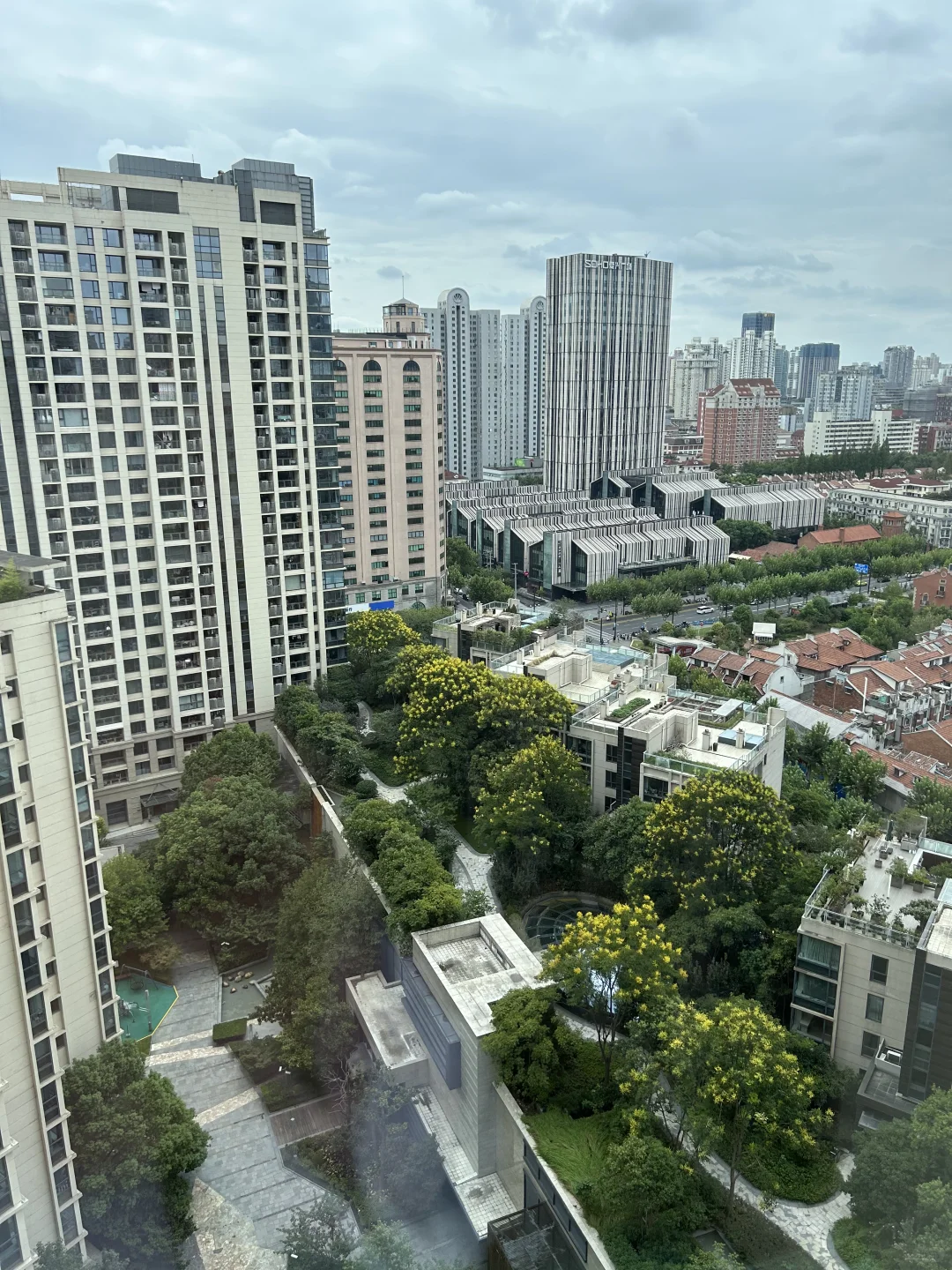 楼王不愧是楼王，翠湖天地这个景观无敌了😎