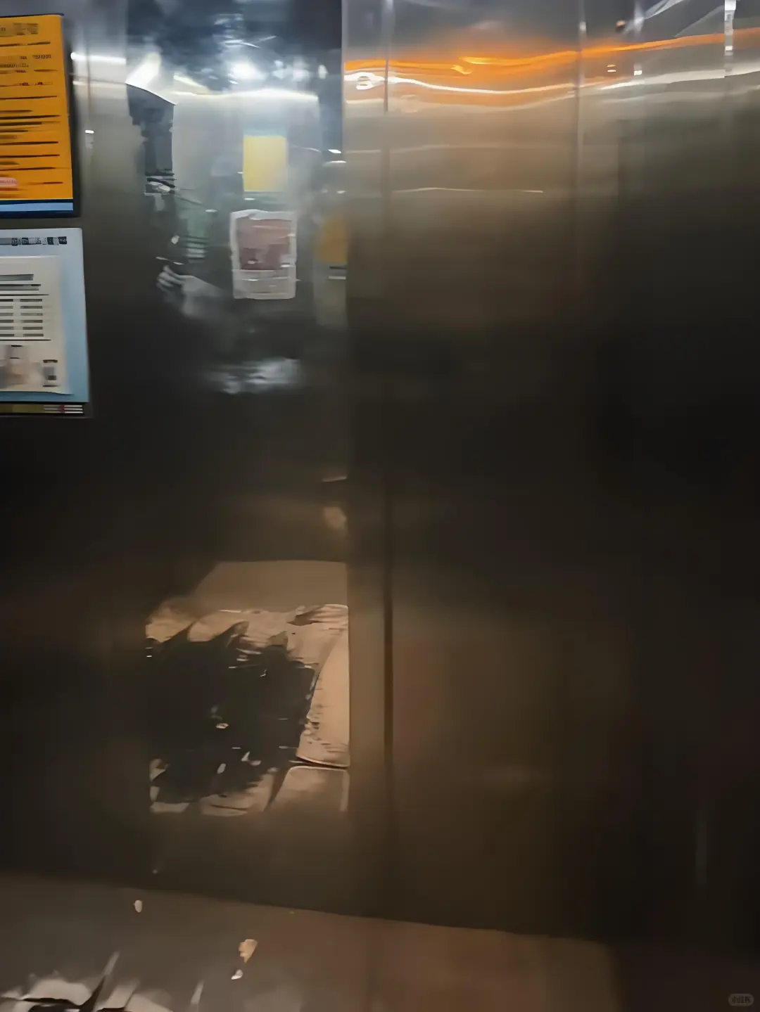 老旧小区每天搭乘电梯也是一件头疼的事