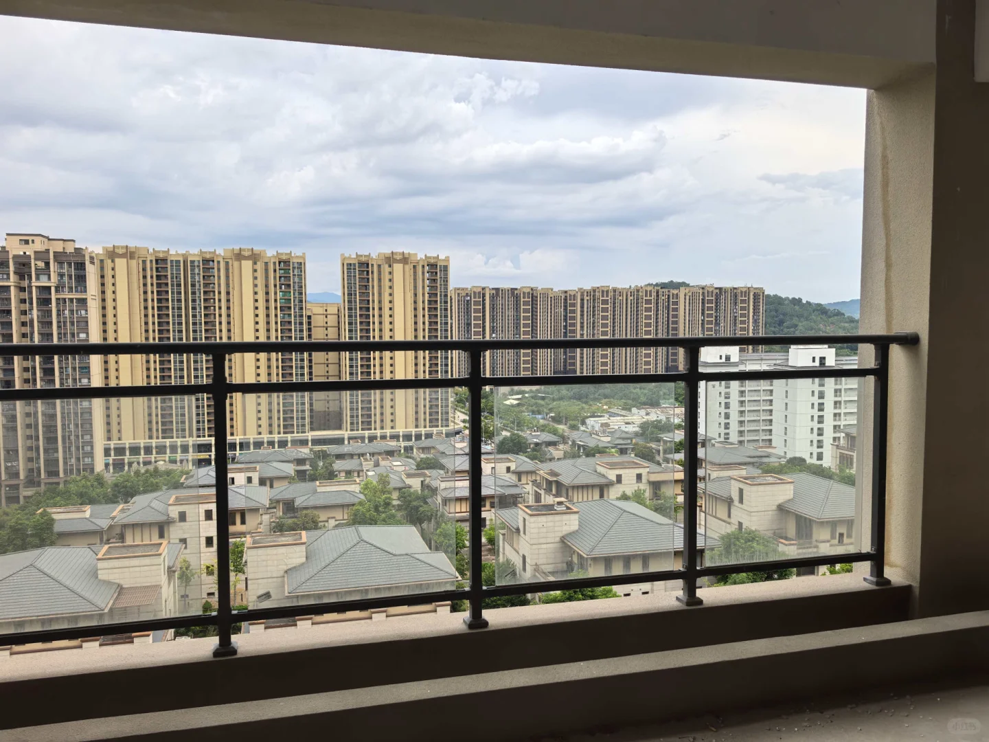 想买新县城大户型的看过来，铁汉楼王打骨折