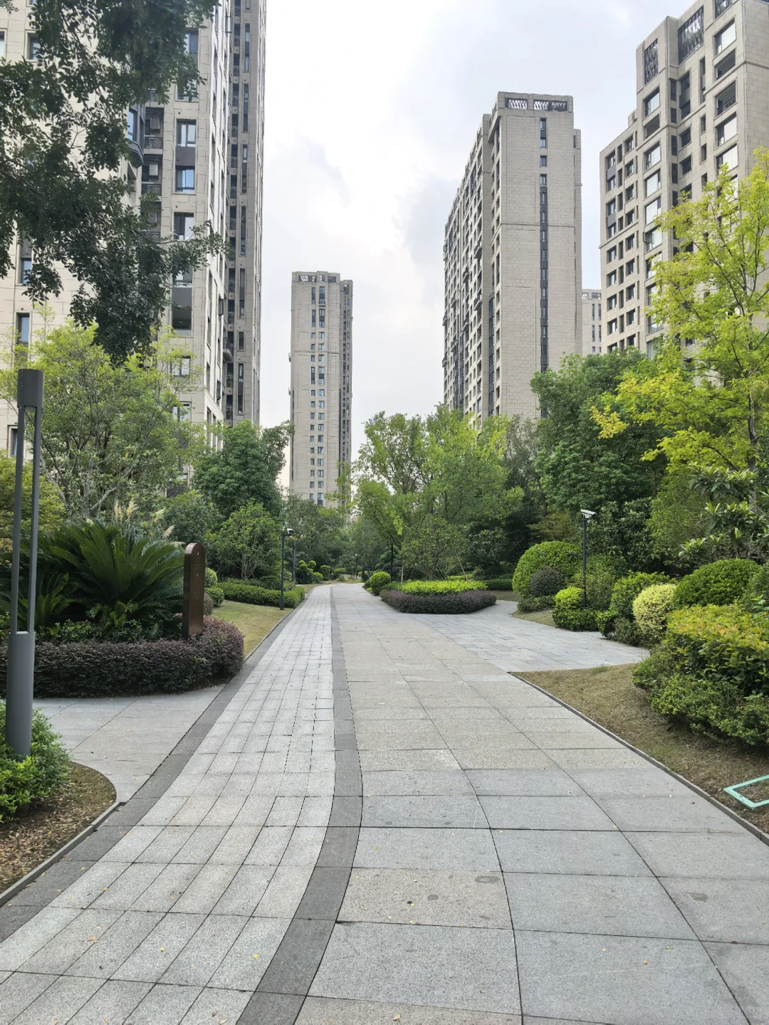 买一层送一层，次新房天花板 ，内环边地铁