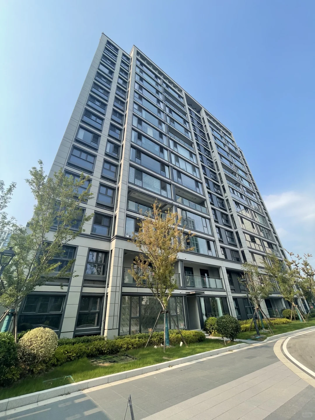 这才是南通🏘️，总高14层100平149万，现房哦