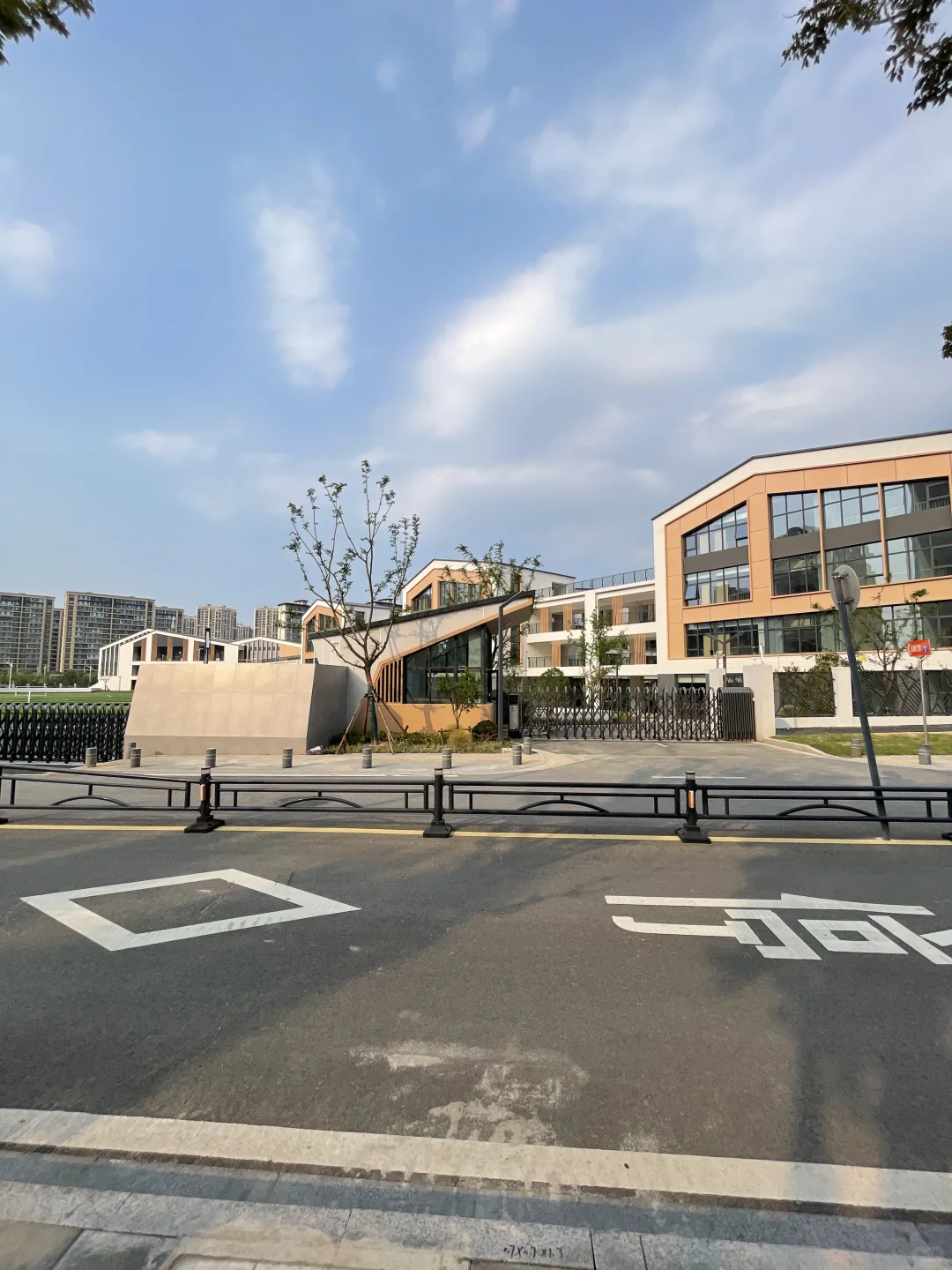 这才是南通🏘️，总高14层100平149万，现房哦