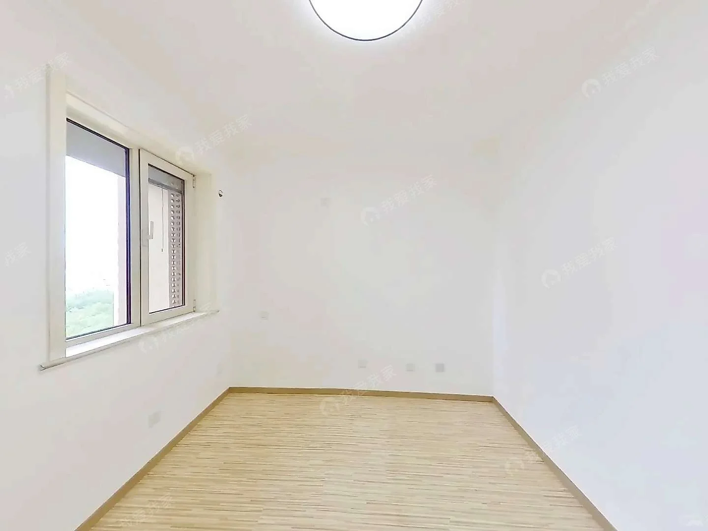 双井地铁！首城国际南北三居！708w！随时看