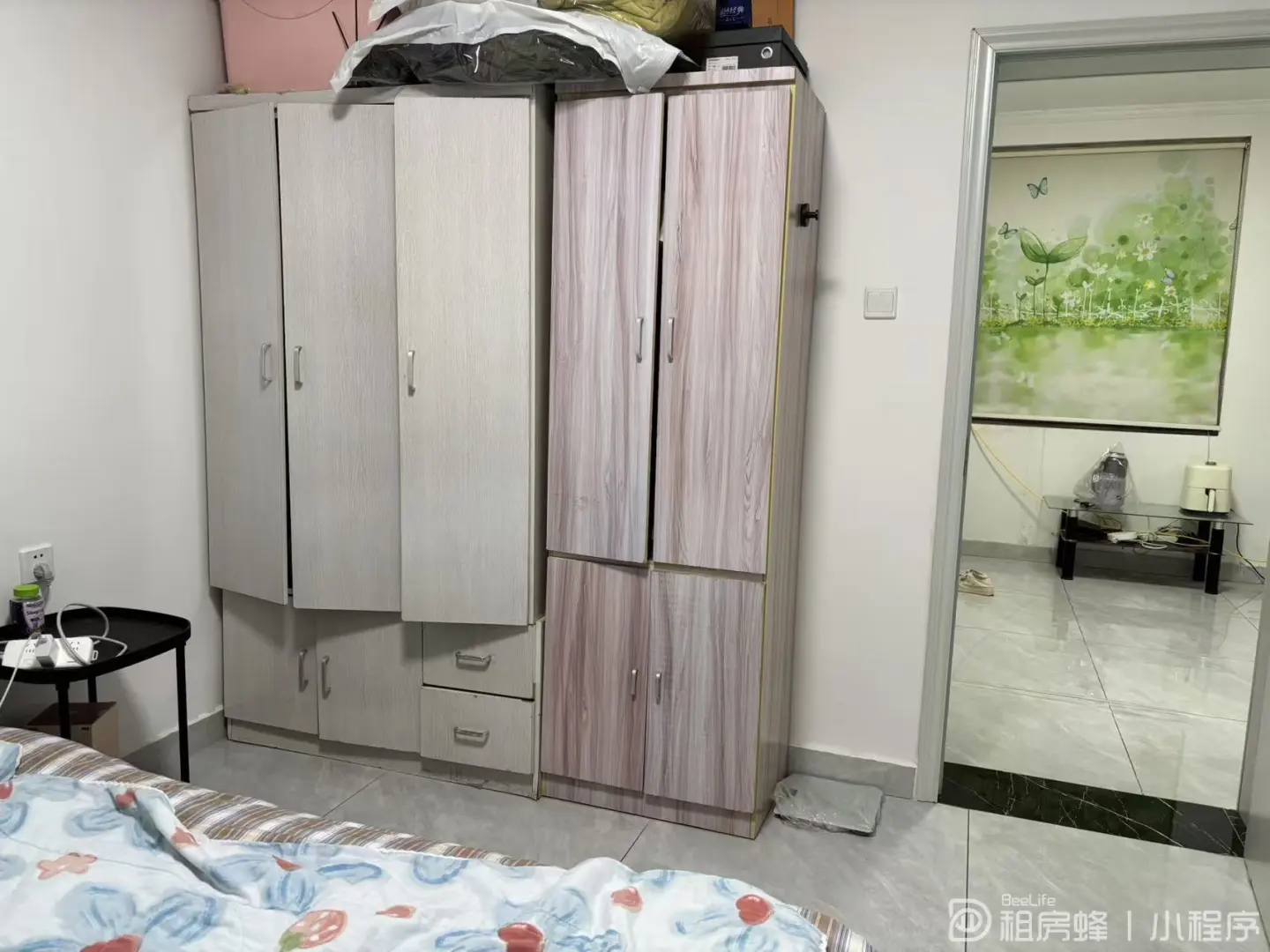 瑶海区地铁口，两室两厅一卫1500元包物业费