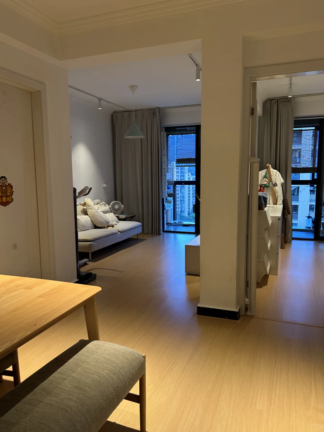 两室一厅，🏠宜居的家。