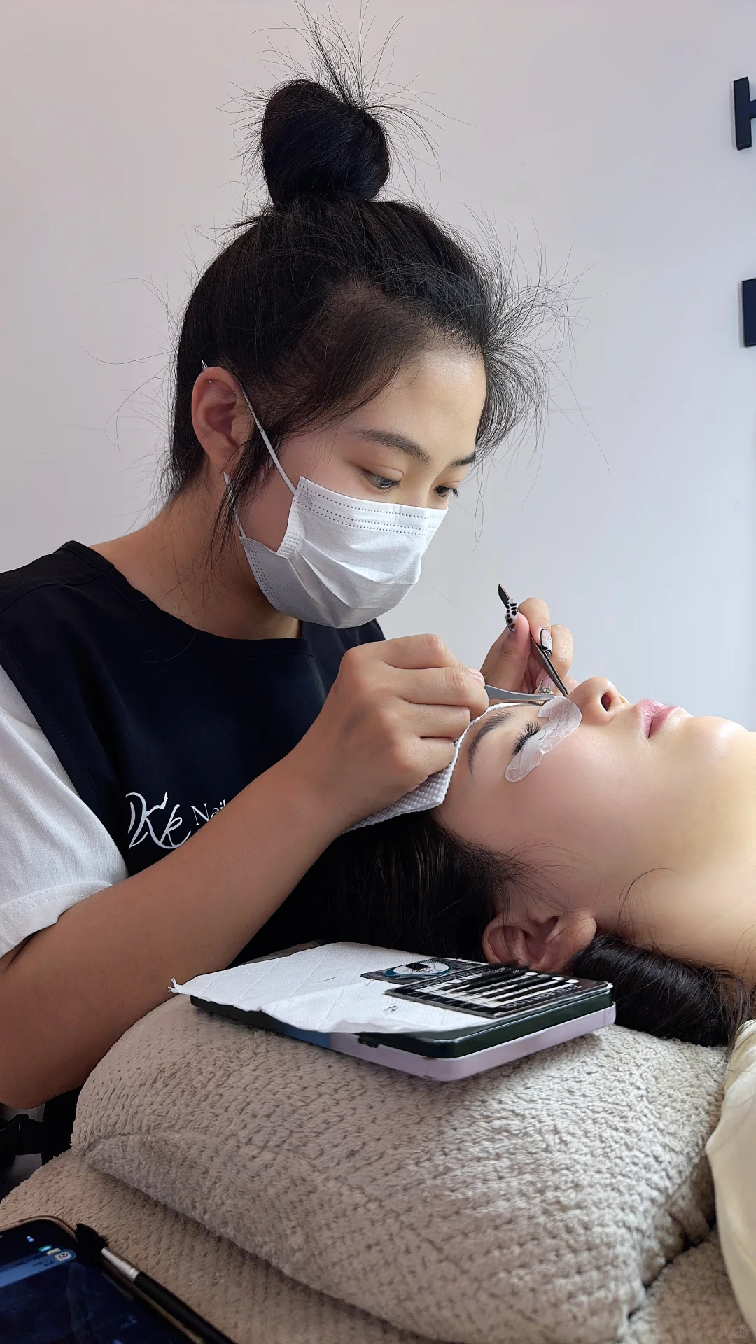 一家在邯郸公寓里的美甲店