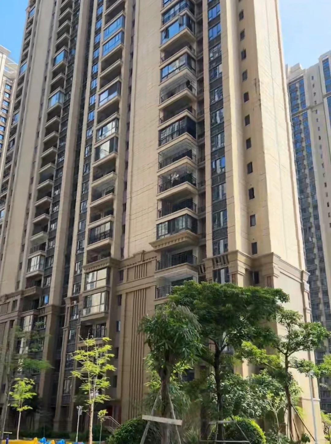 出售广西玉林恒大悦龙台毛坯房一套