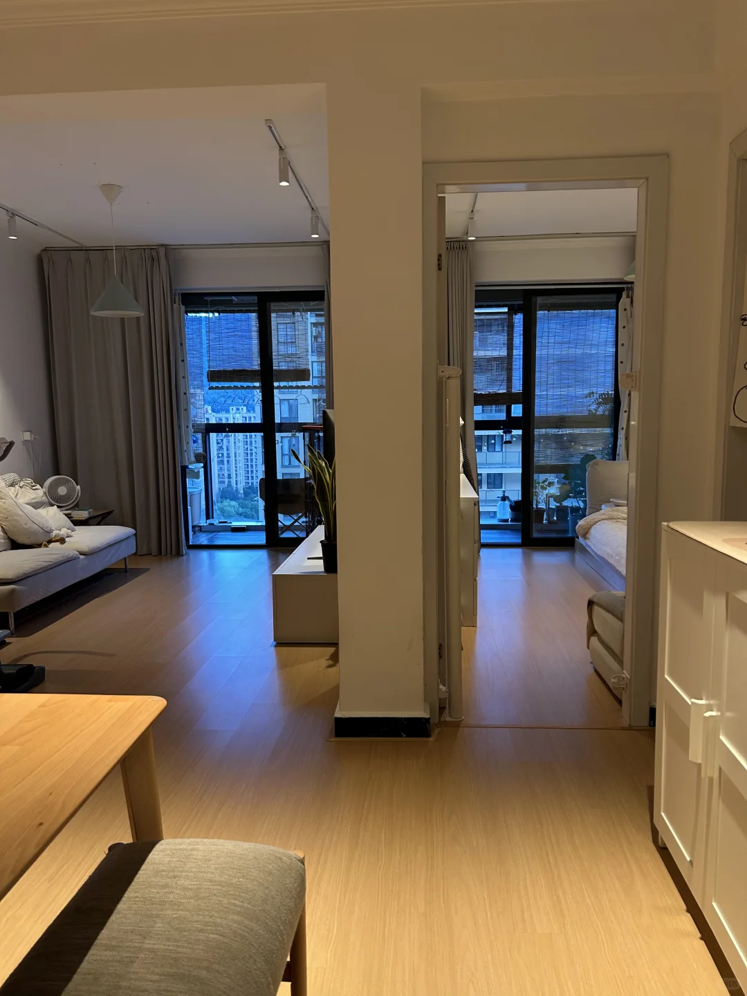 两室一厅，🏠宜居的家。