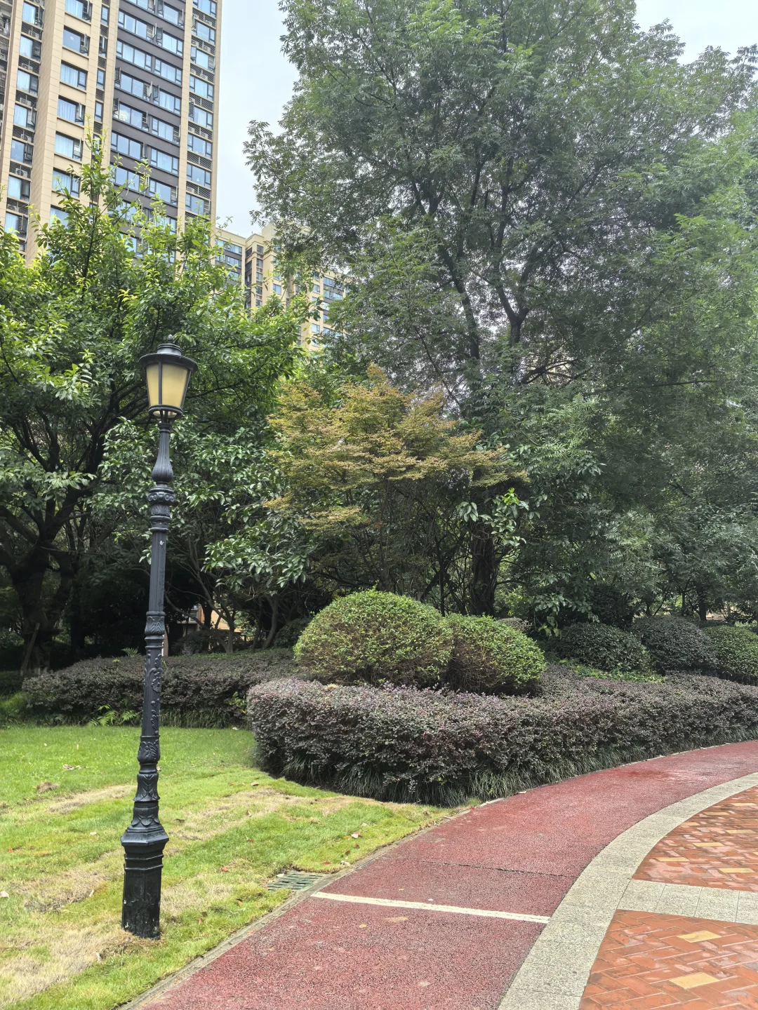 二八板块-次新小区-地铁口-拎包入住