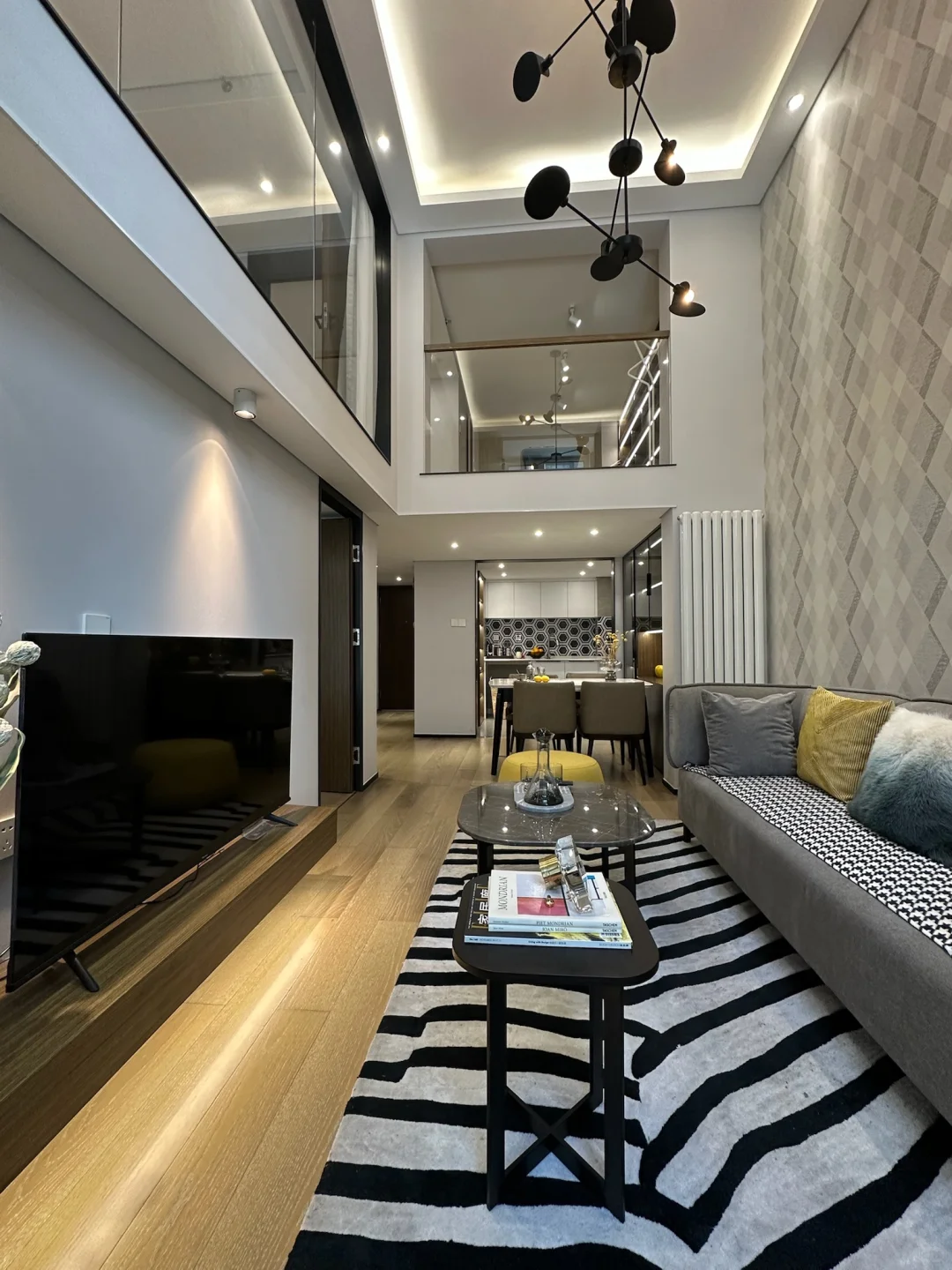青岛市区：全款35万！140平四居Loft🏡地铁口