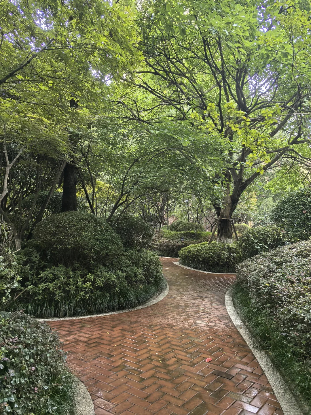 二八板块-次新小区-地铁口-拎包入住