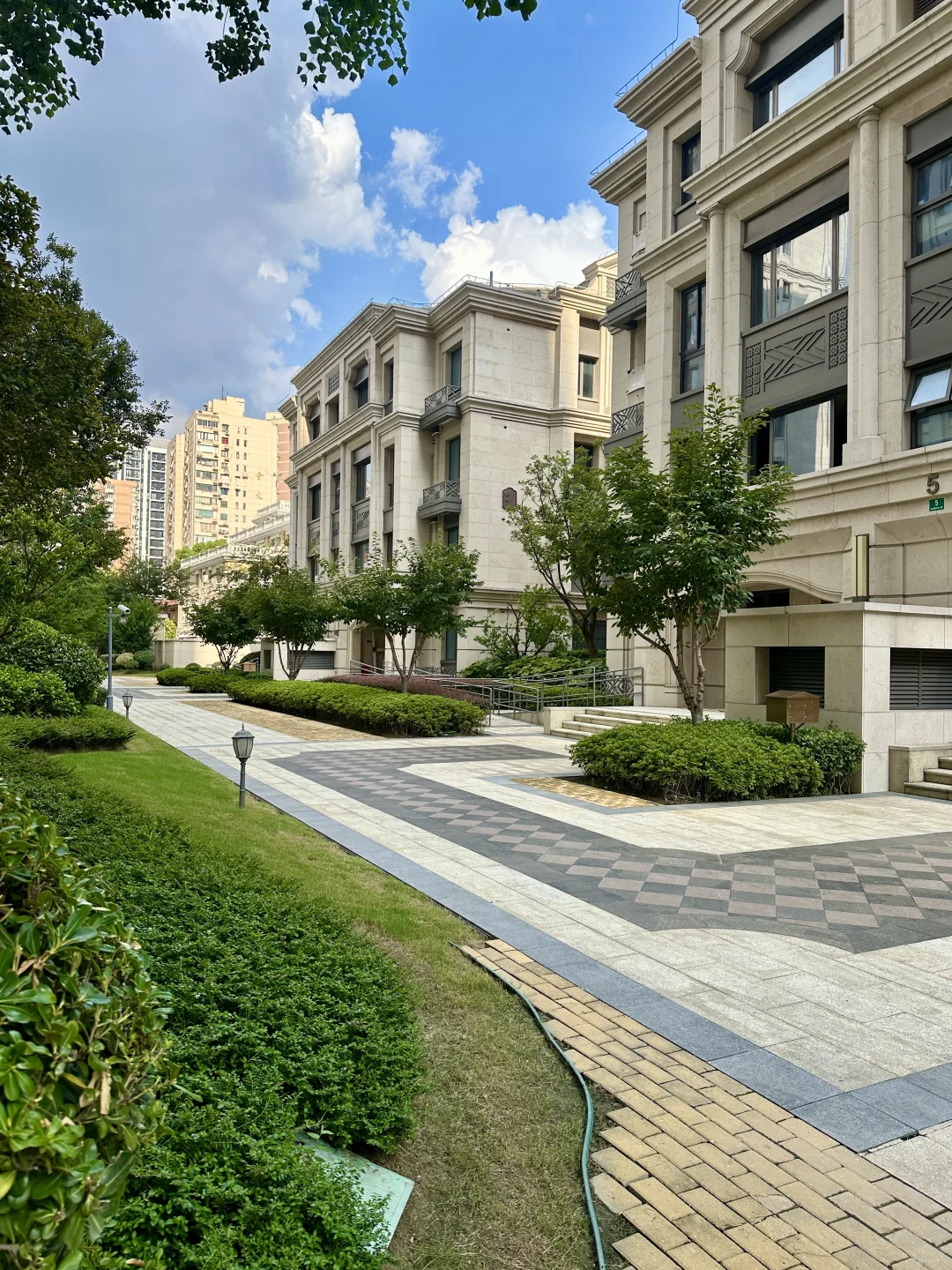 静安中兴路公园22年次新南北通两房，便宜出