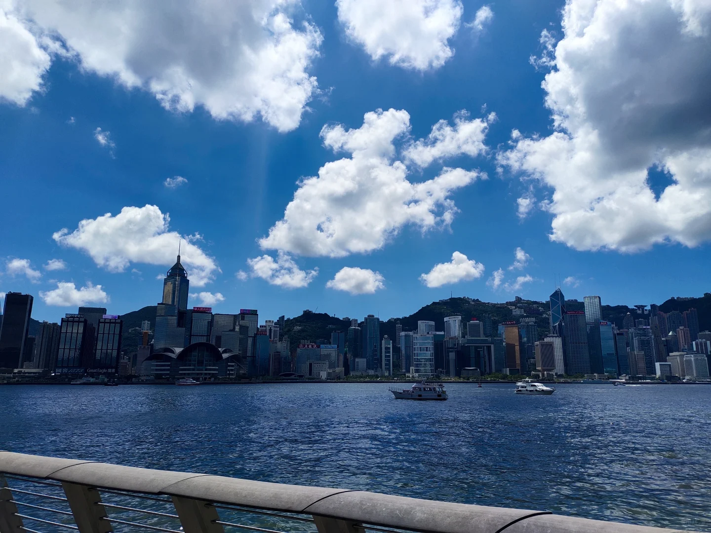 2025年10月开香港银行卡和券商攻略