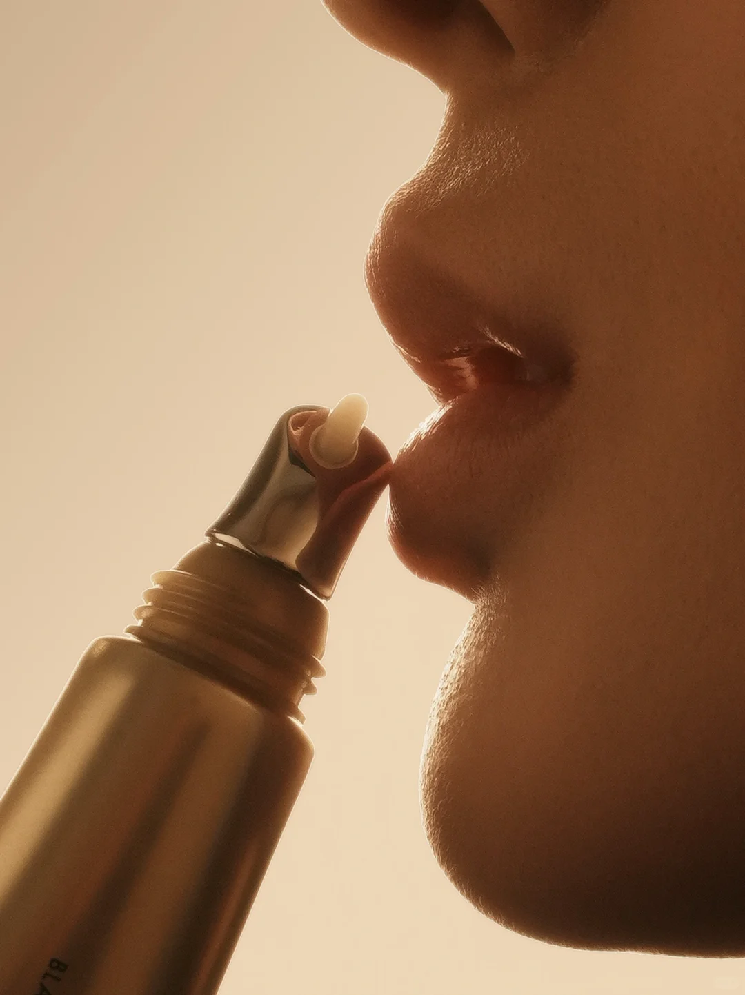 上新|修护润唇精华蜜，一抹水光唇