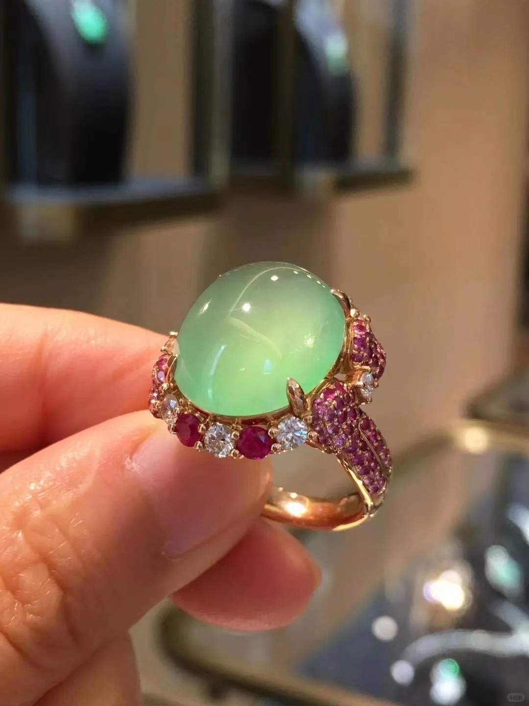 翡翠行业正在一轮史无前例的大洗牌