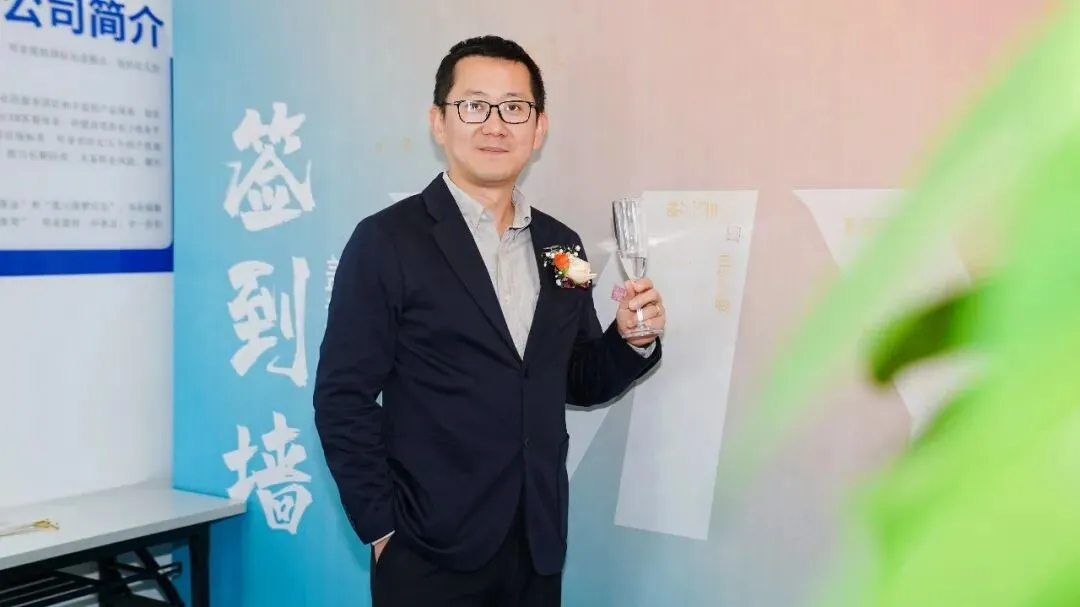 移动、联通、券商、银行都卖保险,我们的“饭碗”被抢了吗?