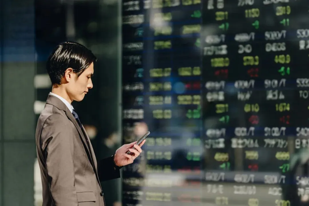 一年1.4万人逃离,8年券商人亲述:金融圈考核到底多残酷?