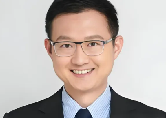 某券商领导猥亵美女研究员全过程曝光:不要紧张打一针就好了