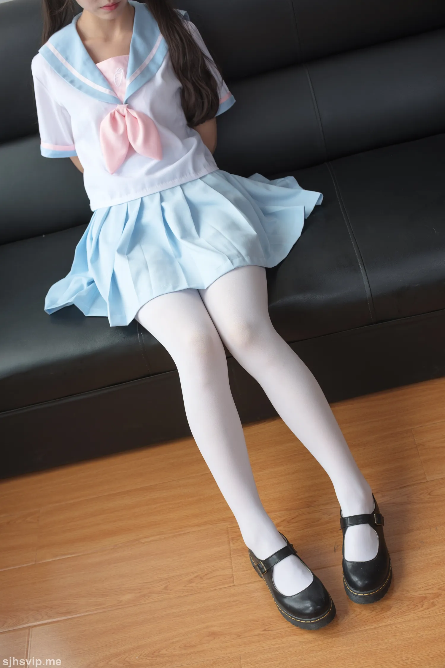 森萝财团X-037[75P1V] 性感美女个人写真摄影艺术照